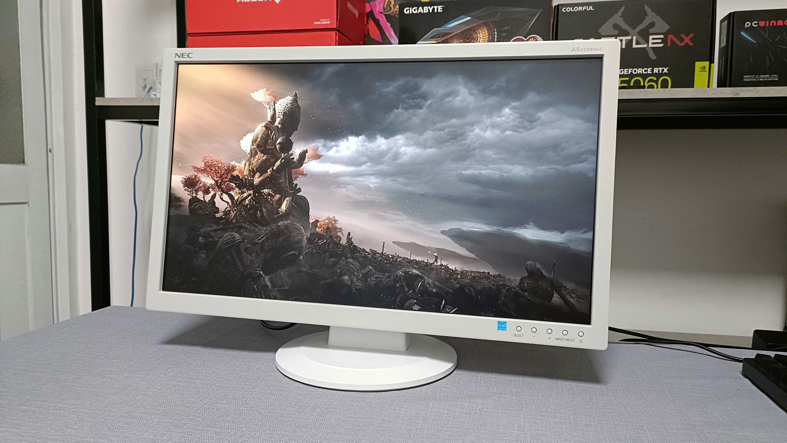 43444920221383358268